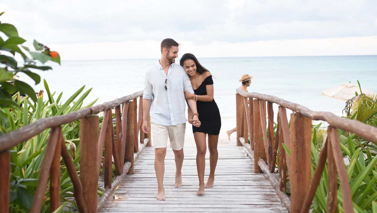 couple boardwalk